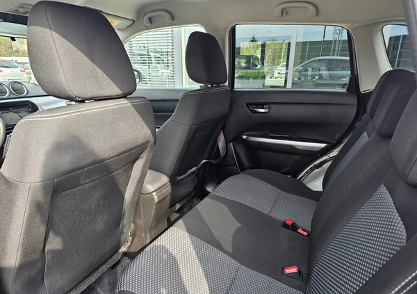 Suzuki Vitara cena 29900 przebieg: 4243, rok produkcji 2022 z Nasielsk małe 781